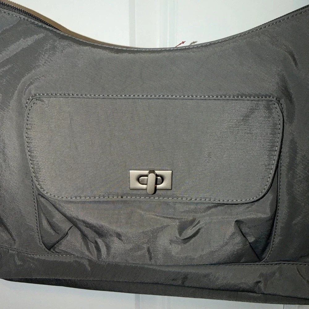 Magellan Vault Pro‎ Handbag